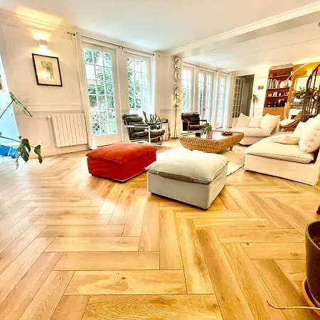 Gorgeous 5 Bedroom Parisian Hotel Parigi