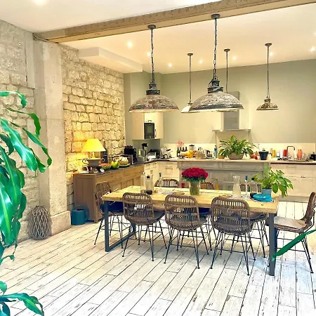 Gorgeous 5 Bedroom Parisian Hotel Parigi