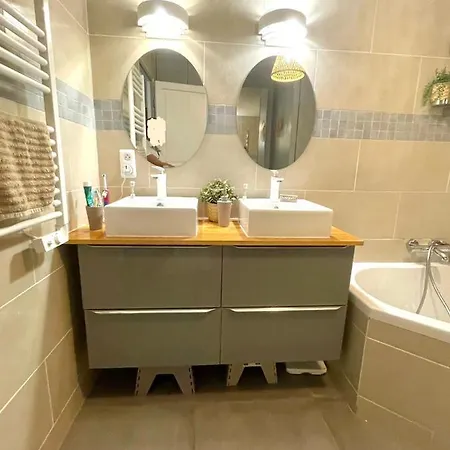 Gorgeous 5 Bedroom Parisian Hotel