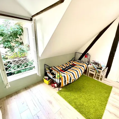 Gorgeous 5 Bedroom Parisian Parigi